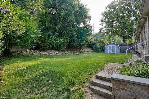 1310 Dunkeith Dr NW, Canton, OH 44708 photo 2