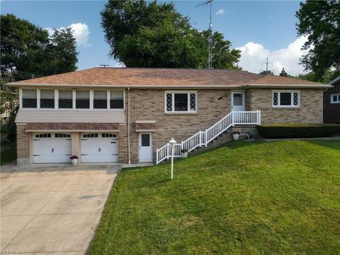 1310 Dunkeith Dr NW, Canton, OH 44708 photo 1