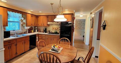 403 Southampton Ct, Huron, OH 44839 photo 7