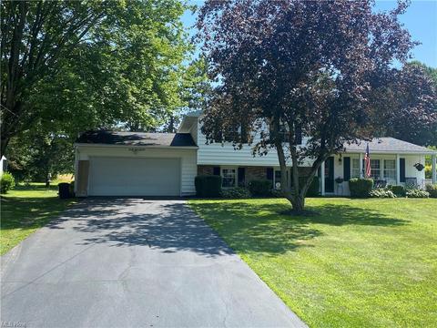 2818 Hedrick Ln, Ashtabula, OH 44004 photo 1