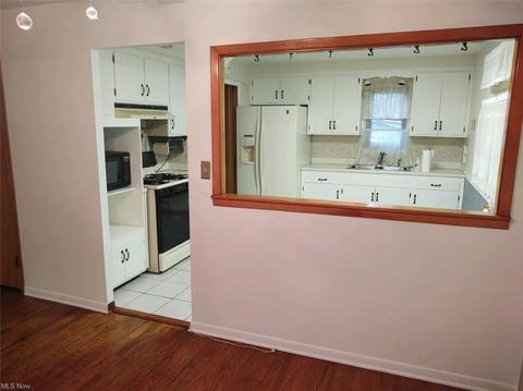 45 E 206 St, Euclid, OH 44123 photo 7