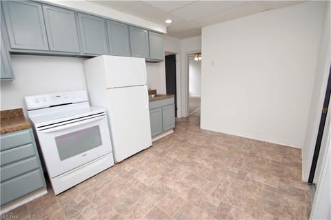 557 Ohio St, Elyria, OH 44035 photo 12