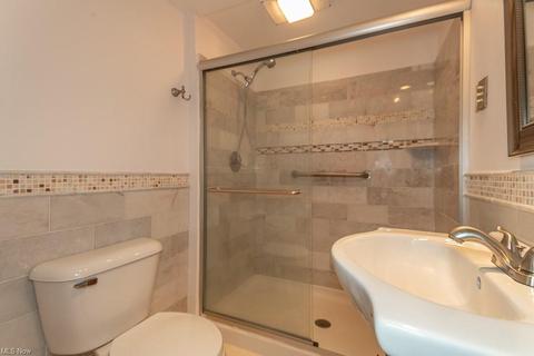 9440 Headlands Rd, Mentor, OH 44060 photo 28