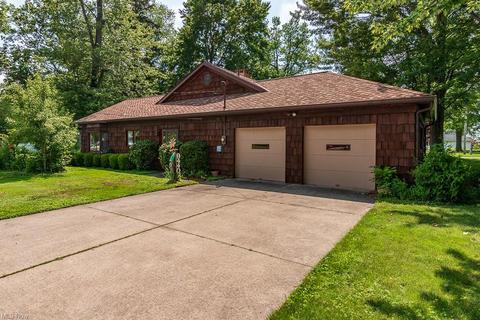 9440 Headlands Rd, Mentor, OH 44060 photo 2