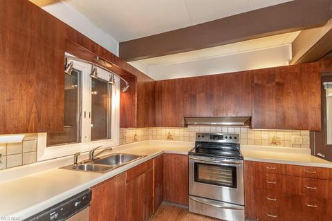 9440 Headlands Rd, Mentor, OH 44060 photo 12