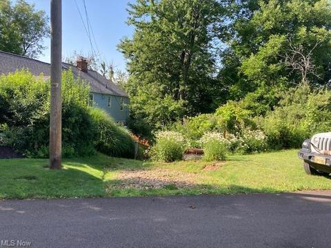9440 Headlands Rd, Mentor, OH 44060 photo 4