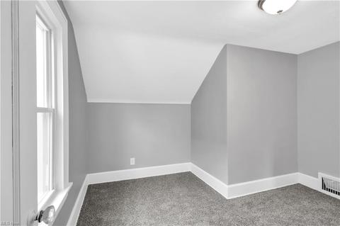 462 Dayton St, Akron, OH 44310 photo 18
