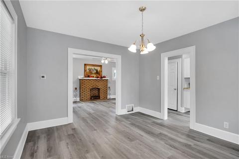 462 Dayton St, Akron, OH 44310 photo 8