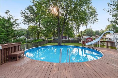 7107 E Jefferson Dr, Mentor, OH 44060 photo 2