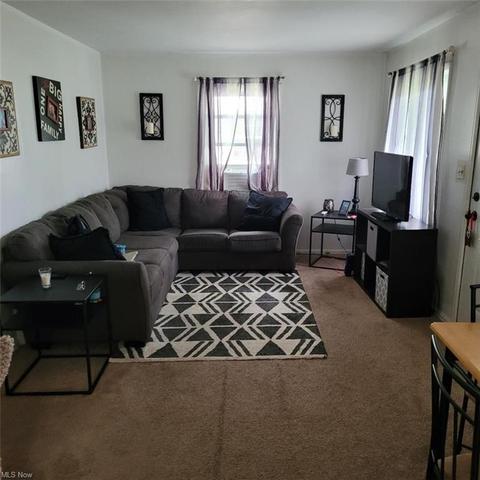 627 Cornell Ave, Elyria, OH 44035 photo 2