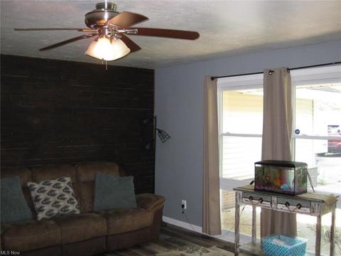 1114 Gulf Rd, Elyria, OH 44035 photo 3