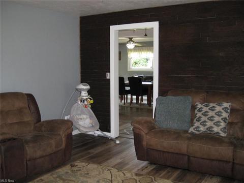 1114 Gulf Rd, Elyria, OH 44035 photo 4