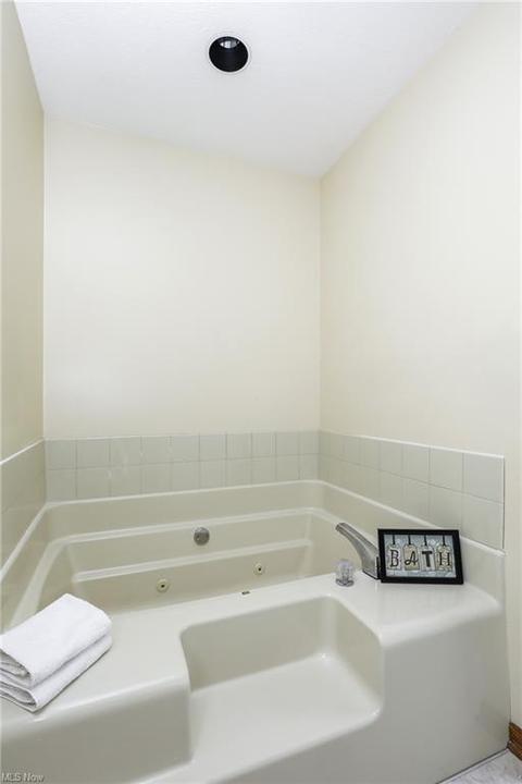 6874 Fenwick Ave NE, Canton, OH 44721 photo 19