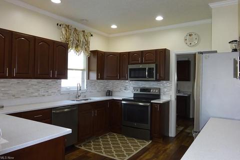229 Kansas Ave, Elyria, OH 44035 photo 8