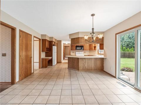 6504 Lynleigh Cir NW, Canton, OH 44708 photo 7