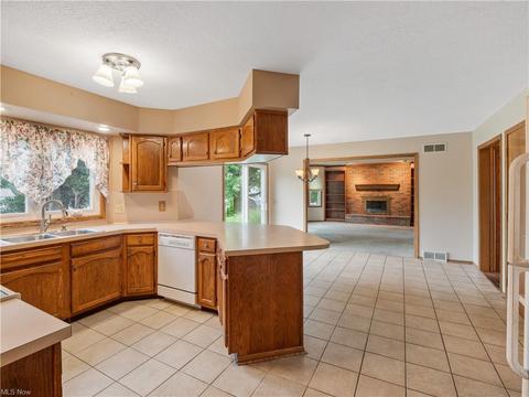 6504 Lynleigh Cir NW, Canton, OH 44708 photo 13