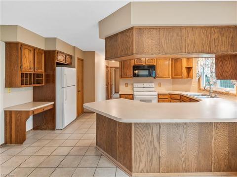 6504 Lynleigh Cir NW, Canton, OH 44708 photo 9