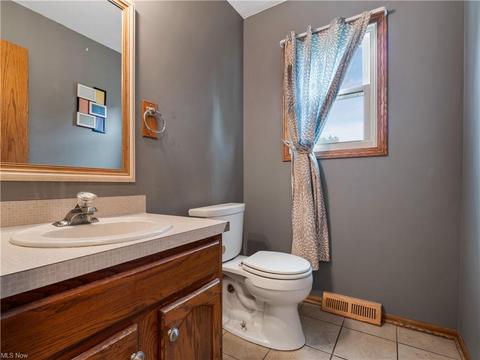 6504 Lynleigh Cir NW, Canton, OH 44708 photo 15