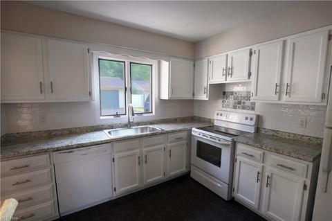 7398 Eisenhower Dr #2, Boardman, OH 44512 photo 4