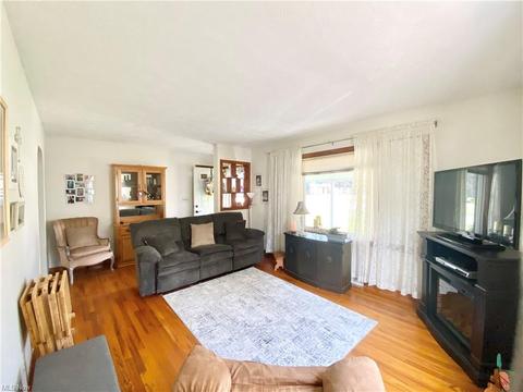 876 5th St, Struthers, OH 44471 photo 8