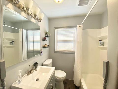 876 5th St, Struthers, OH 44471 photo 9