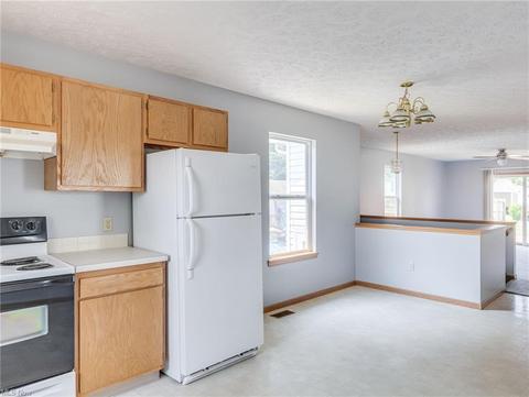 988 Nevin St, Akron, OH 44310 photo 9