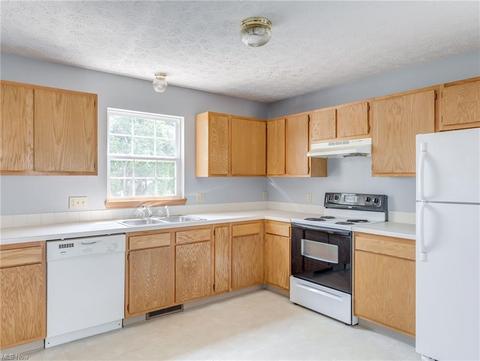 988 Nevin St, Akron, OH 44310 photo 8