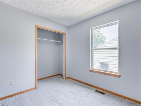 988 Nevin St, Akron, OH 44310 photo 17