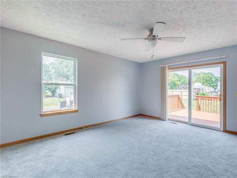 988 Nevin St, Akron, OH 44310 photo 5