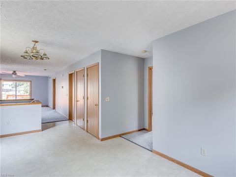 988 Nevin St, Akron, OH 44310 photo 4