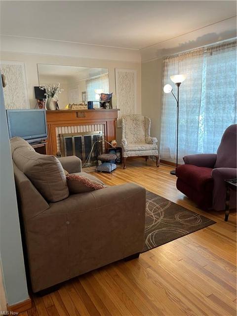 3604 Risher Rd, Youngstown, OH 44511 photo 2