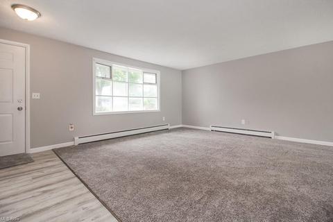 618 State St, Elyria, OH 44035 photo 4