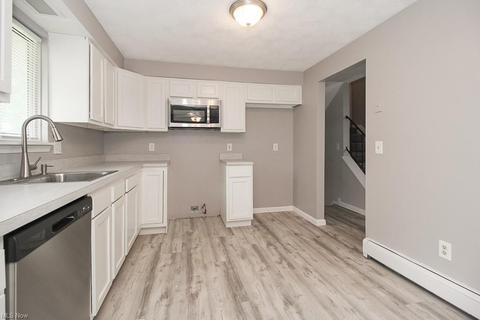 618 State St, Elyria, OH 44035 photo 11