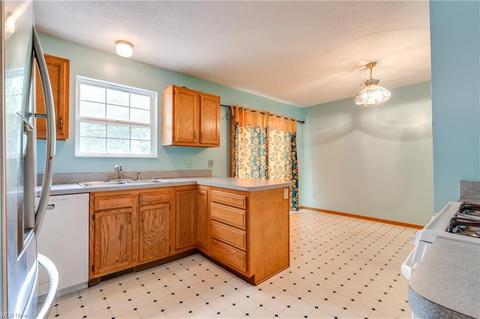 1249 Mount Vernon Ave, Akron, OH 44310 photo 11