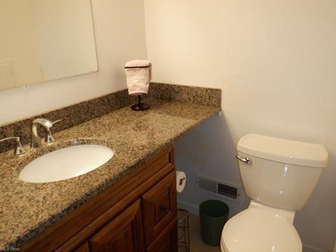 3366 Knowles Dr, Parma, OH 44134 photo 11