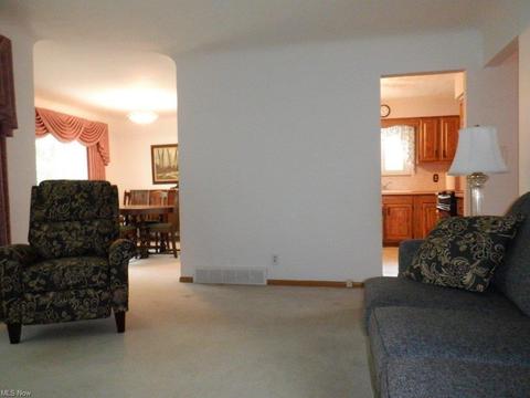 3366 Knowles Dr, Parma, OH 44134 photo 10