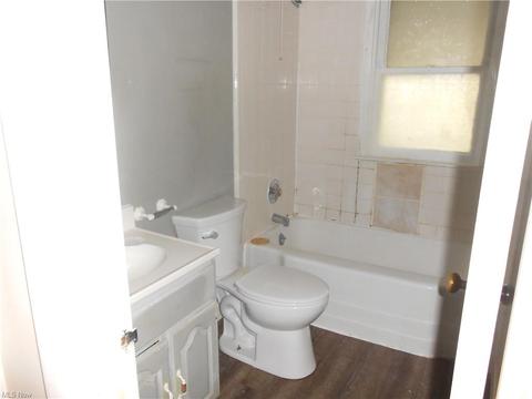 1532 E 291st St, Wickliffe, OH 44092 photo 6