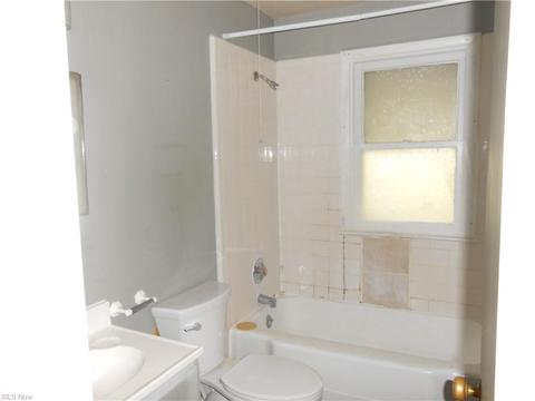 1532 E 291st St, Wickliffe, OH 44092 photo 5
