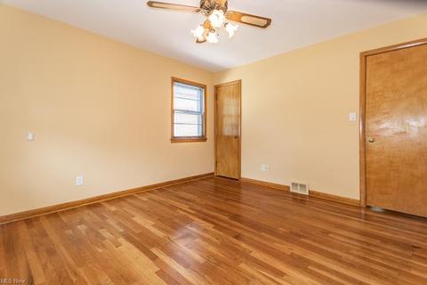 825 E 237th St, Euclid, OH 44123 photo 14