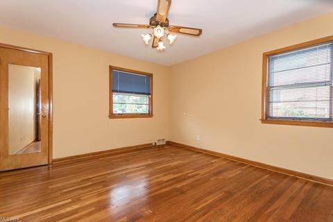 825 E 237th St, Euclid, OH 44123 photo 13