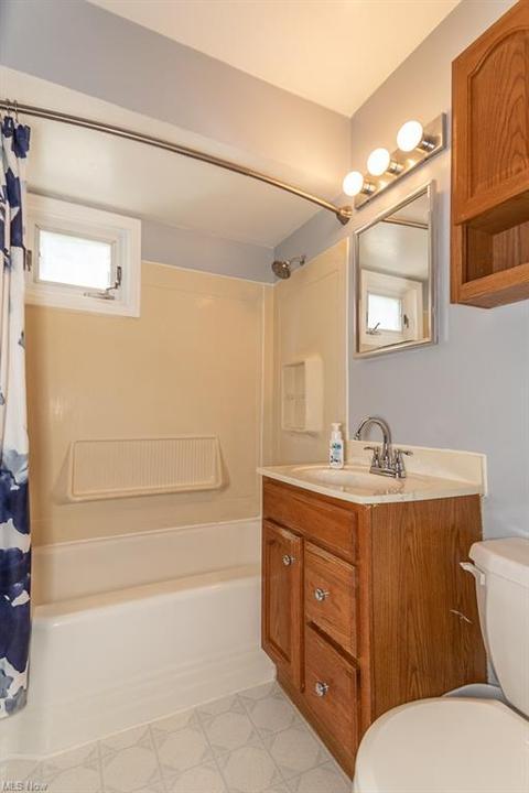 825 E 237th St, Euclid, OH 44123 photo 16