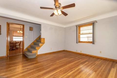 825 E 237th St, Euclid, OH 44123 photo 10
