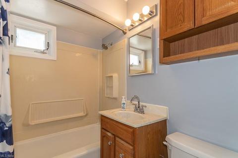 825 E 237th St, Euclid, OH 44123 photo 15