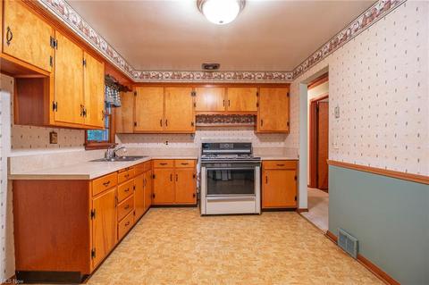 39553 Robert Ln, Elyria, OH 44035 photo 6