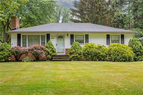 39553 Robert Ln, Elyria, OH 44035 photo 1