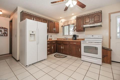 432 Xavier St, Elyria, OH 44035 photo 8