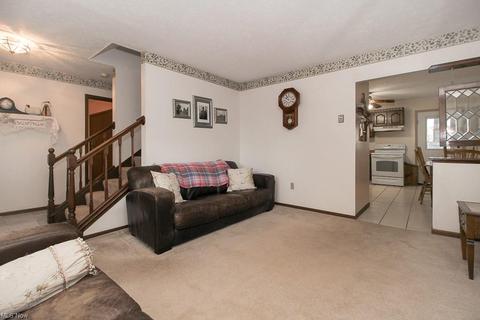 432 Xavier St, Elyria, OH 44035 photo 6