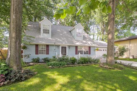 432 Xavier St, Elyria, OH 44035 photo 2