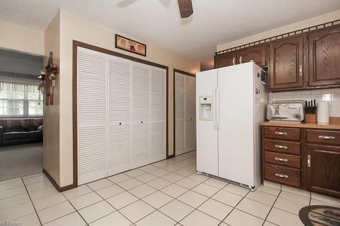 432 Xavier St, Elyria, OH 44035 photo 11
