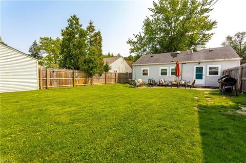 626 Hilliard Rd, Elyria, OH 44035 photo 3
